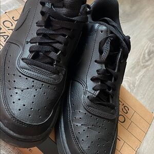 Men's Black Sneakers